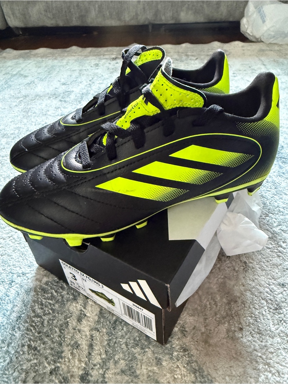 adidas boys Black and Neon Yellow Soccer football lacrosse Cleats